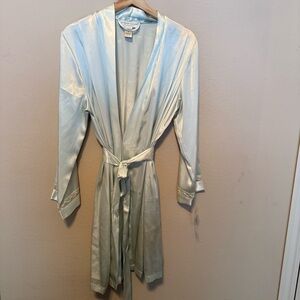 NWT Morgan Taylor Intimates Satin Short Robe Green Women’s Medium